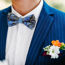 Einstellbare Fliege Blau Paisley mit Einstecktuch für Herren