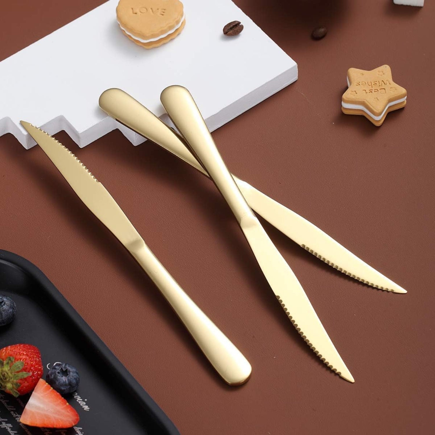 Goldenes Steakmesser Set 8-teilig Titanvergoldetes Edelstahl-Scharfmesser-Set Robust Spülmaschinenfest Ergonomischer Griff Perfekt für Hochzeiten