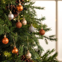 Valery Madelyn Weihnachtskugeln Set 49 Stück Thema Bronze