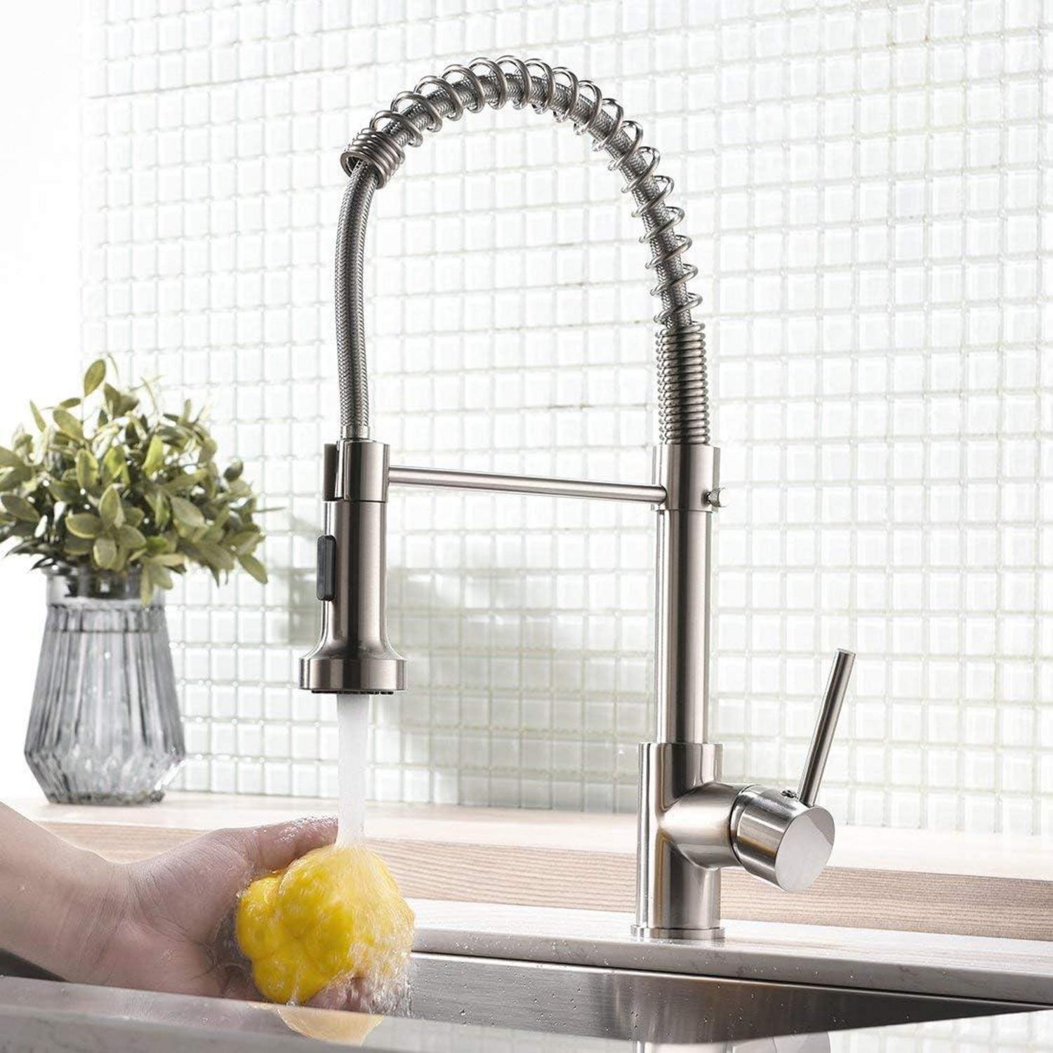 Moderne Küchenarmatur mit ausziehbarer Brause - hochwertiges Design