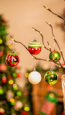 Weihnachtskugeln 6 cm Elfe Rot Grün Weiß bruchsicher