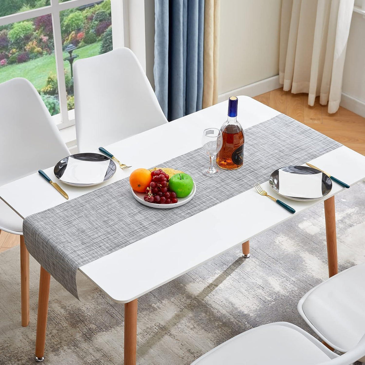 Weißer Küchentisch 110x70cm – Skandinavischer Esszimmertisch mit Buchenbeinen