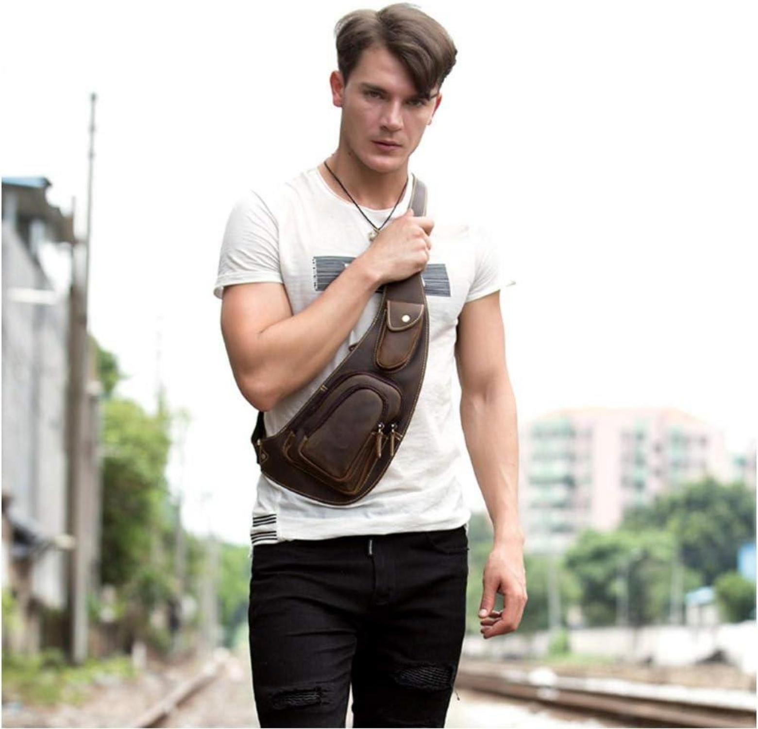 Leathario Herren Brusttasche aus Canvas in Braun - Crossbody