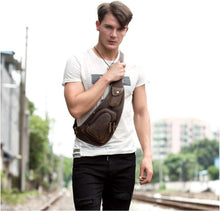 Leathario Herren Brusttasche aus Canvas in Braun - Crossbody