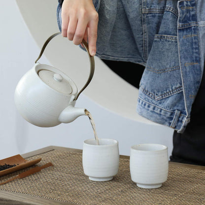 Chinesische Teetassen 5,8 oz elfenbeinweiß Ruware 4 Stück PE-Schaum