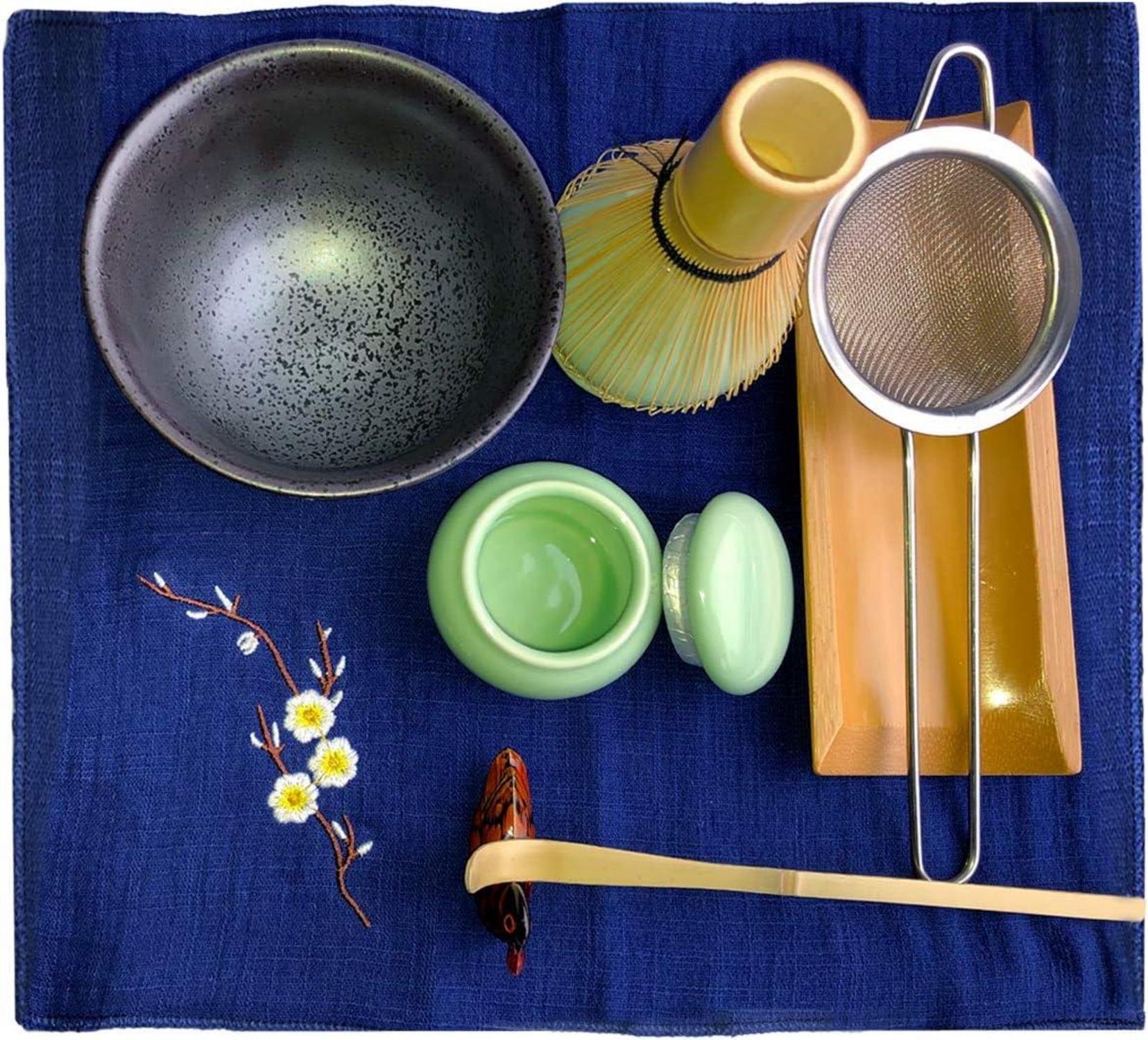 Japanisches Matcha Teeservice: Schneebesen, Bambusschaufel, Schüssel, Matcha Caddy, Keramikhalter
