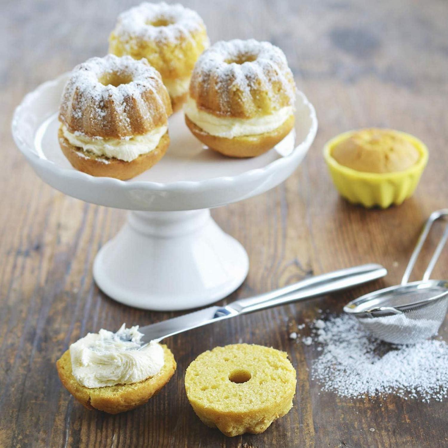 Silikon Mini Gugelhupf 12er Backform Muffinförmchen - 4 Farben