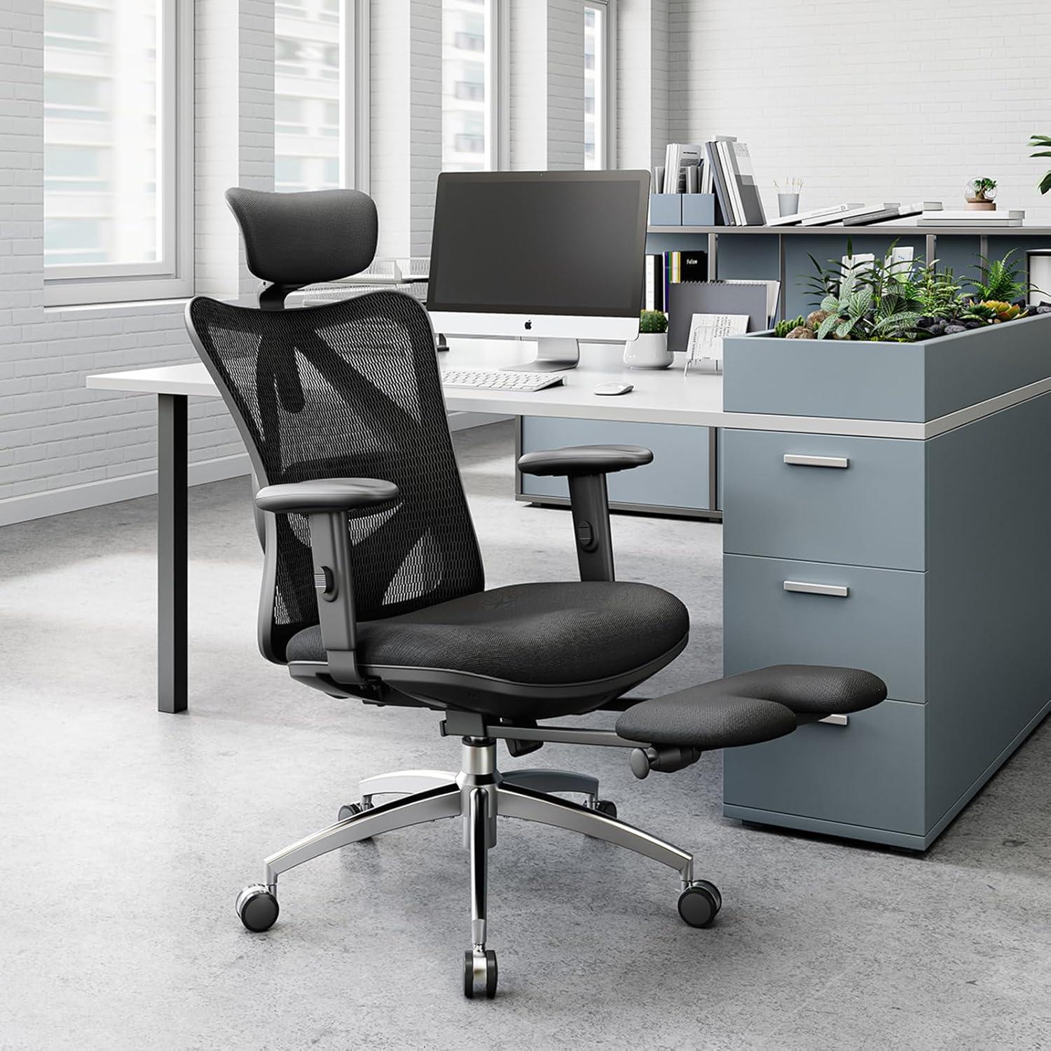 Ergonomischer Büro-Liegestuhl mit Fußstütze und
