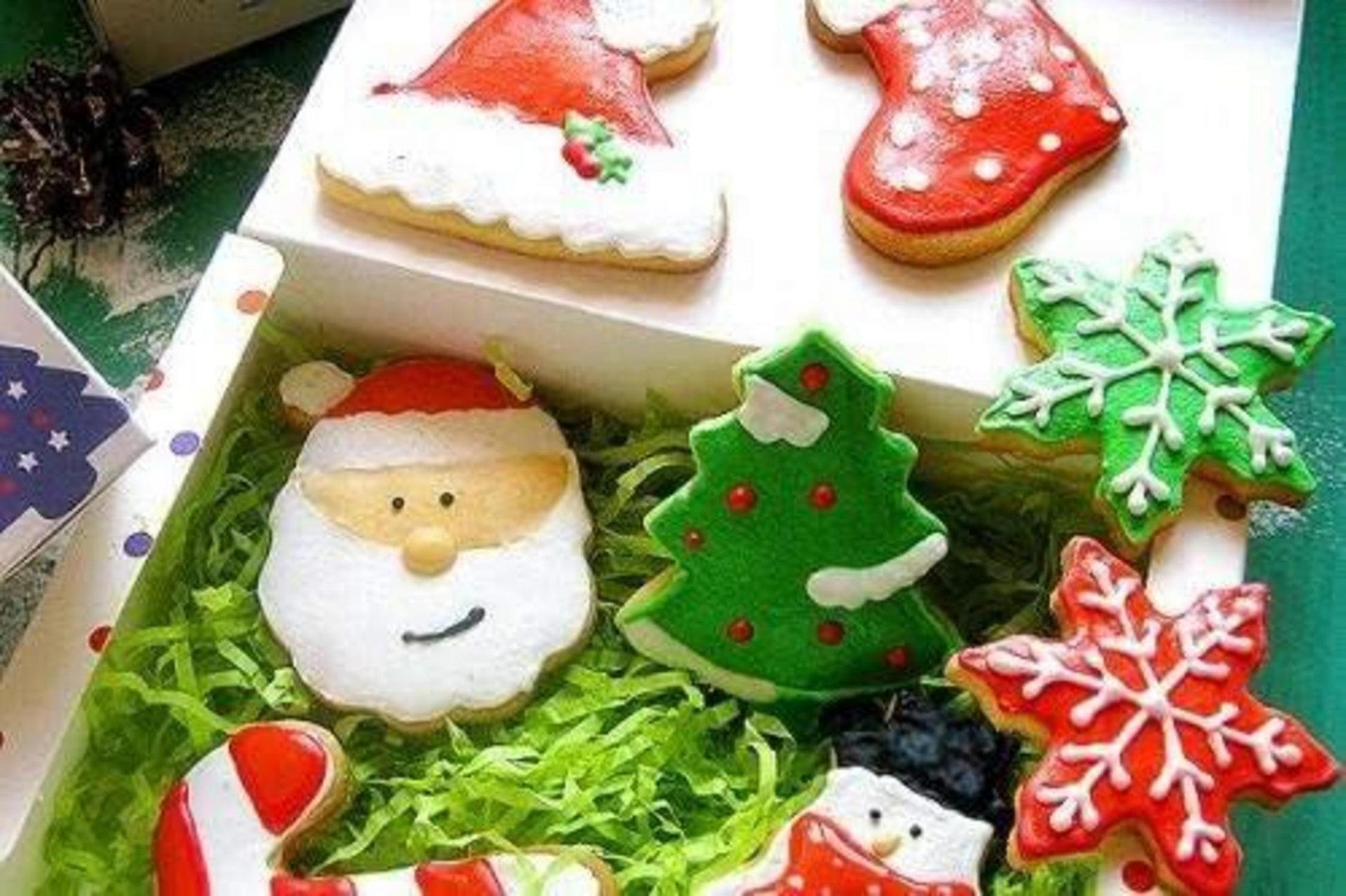 Weihnachten Ausstechformen Set - 9 Stück mit 100-Pack Kekstüten