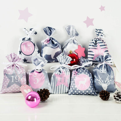 Adventskalender Kette mit 24 Stoffsäckchen Rosa Grau, DIY