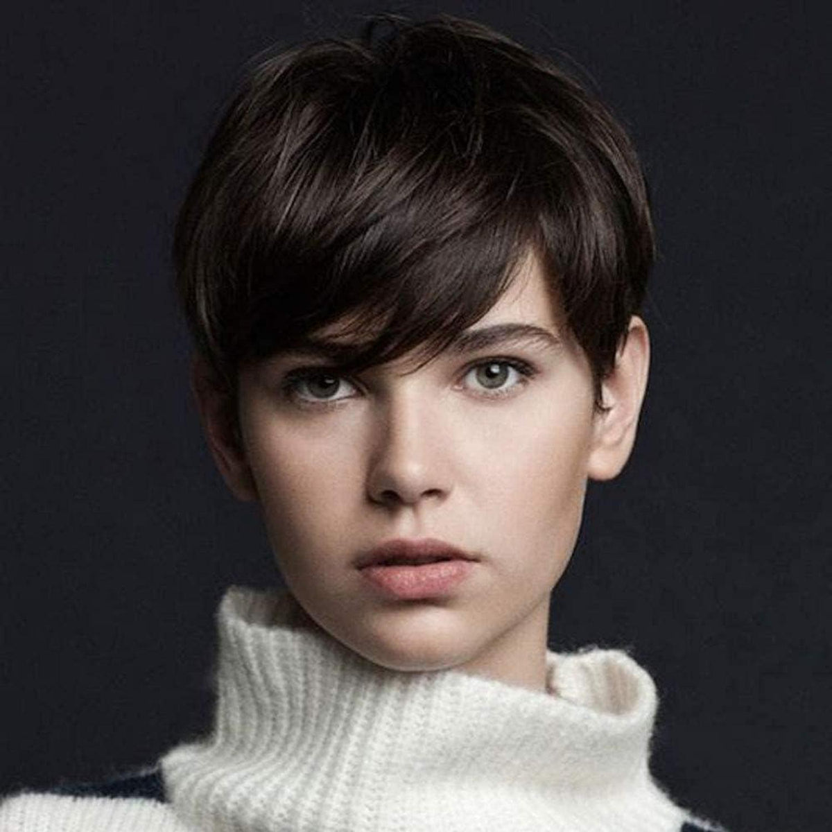 Kurze Damen Perücke Pixie Cut Schokoladenbraun mit Pony