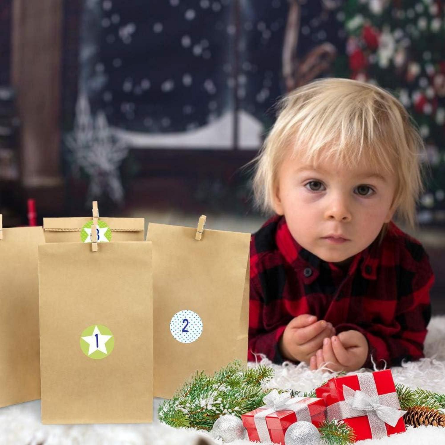 Adventskalender Kraftpapiertüten 24 DIY zum Befüllen Klammern Blau Grün