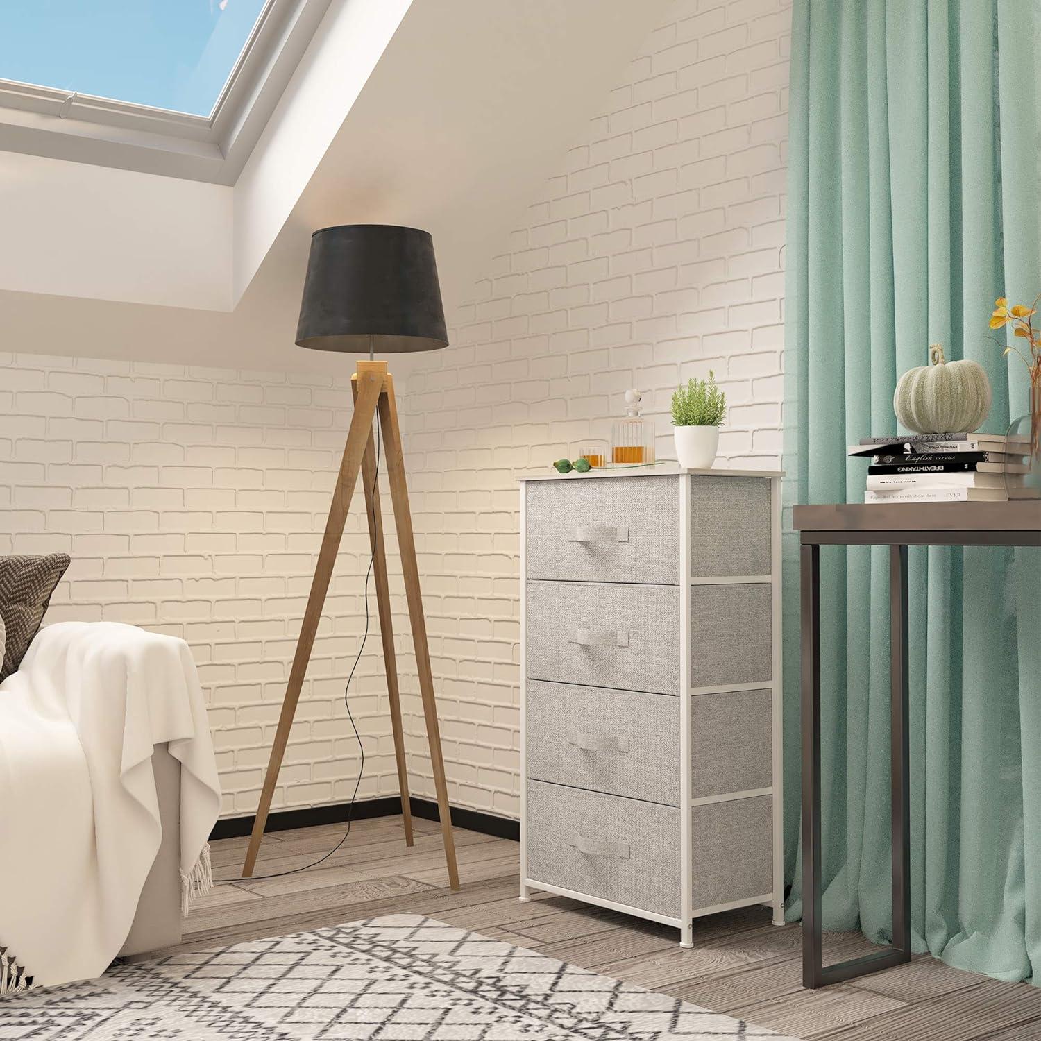 Kommode Schmal mit 4 Schubladen Stoff Hellgrau Modern für Schlafzimmer
