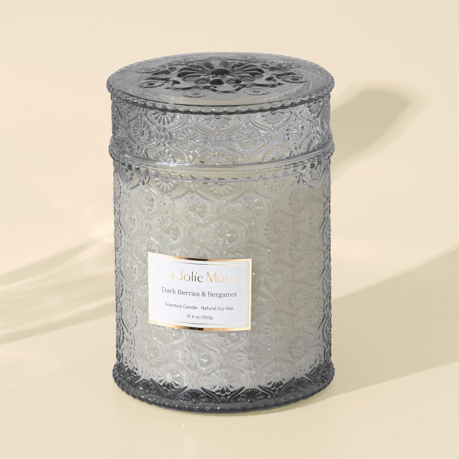 Fruchtige Duftkerze im Glas 550g - Dunkle Beere & Bergamotte, 80 Std. Brennzeit, Weihnachtsgeschenk