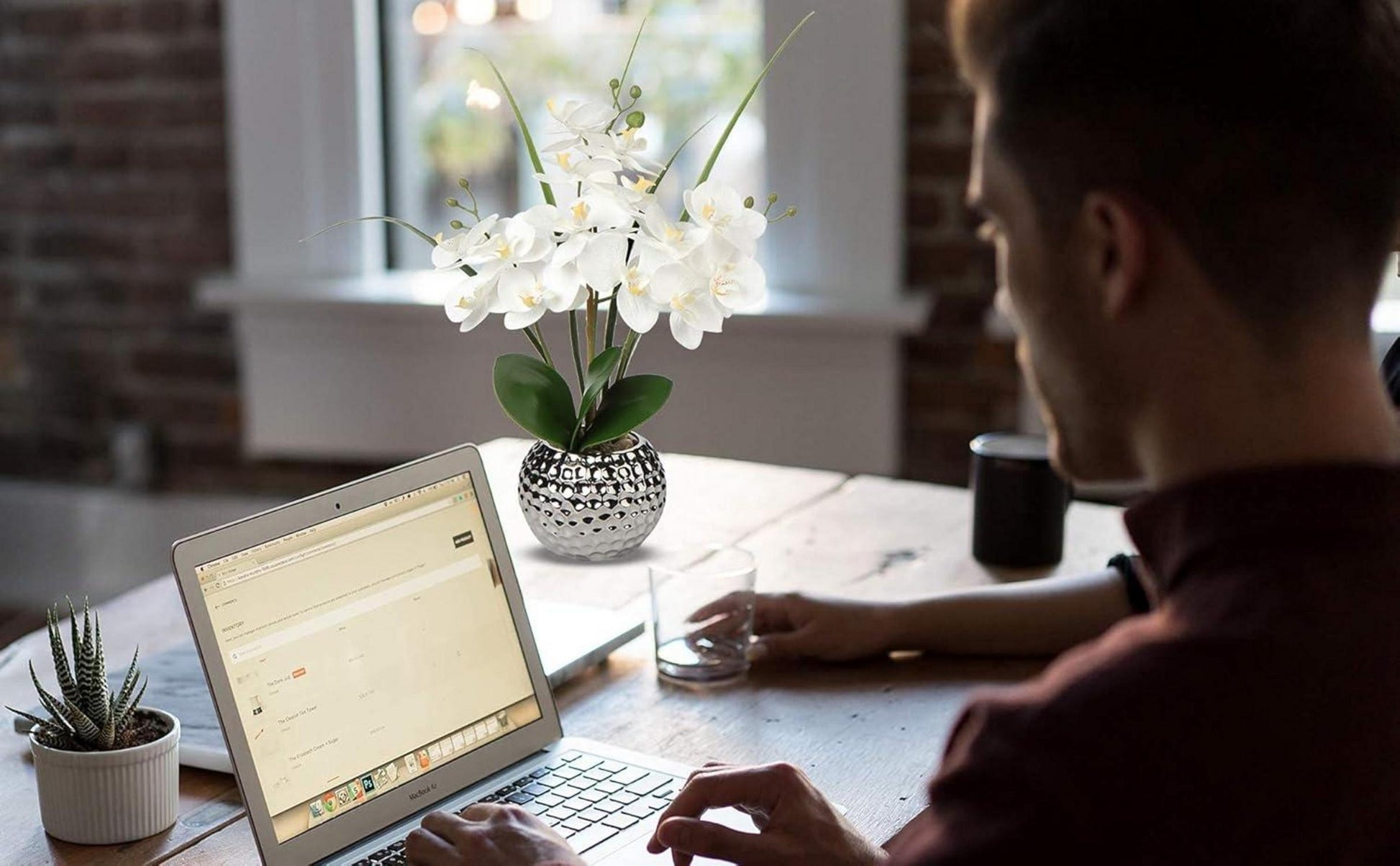 Künstliche Orchidee Kunstblume Phalaenopsis Weiß Deko Höhe 49cm im Keramiktopf