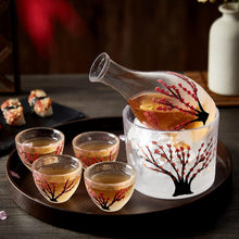 Japanisches Sake-Set mit Handcrafted Pink Cherry Blossoms Design, 1