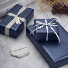 Marineblaues Mattes Geschenkpapier Minirolle 43.2 cm x 10 m