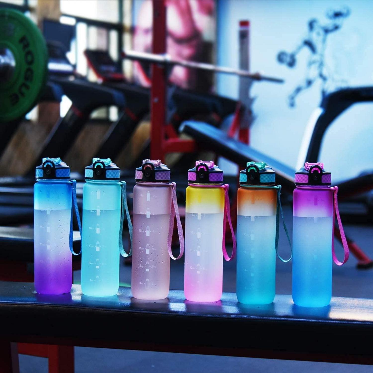 Sport-Wasserflasche 1L mit Strohhalm, Zeitmarkierungen, auslaufsicher, BPA-frei