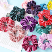 12 Haargummis Scrunchies aus Samt für Damen und