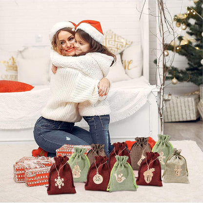 Adventskalender 24 Säckchen mit Holzanhänger und Clips, Weihnachten DIY