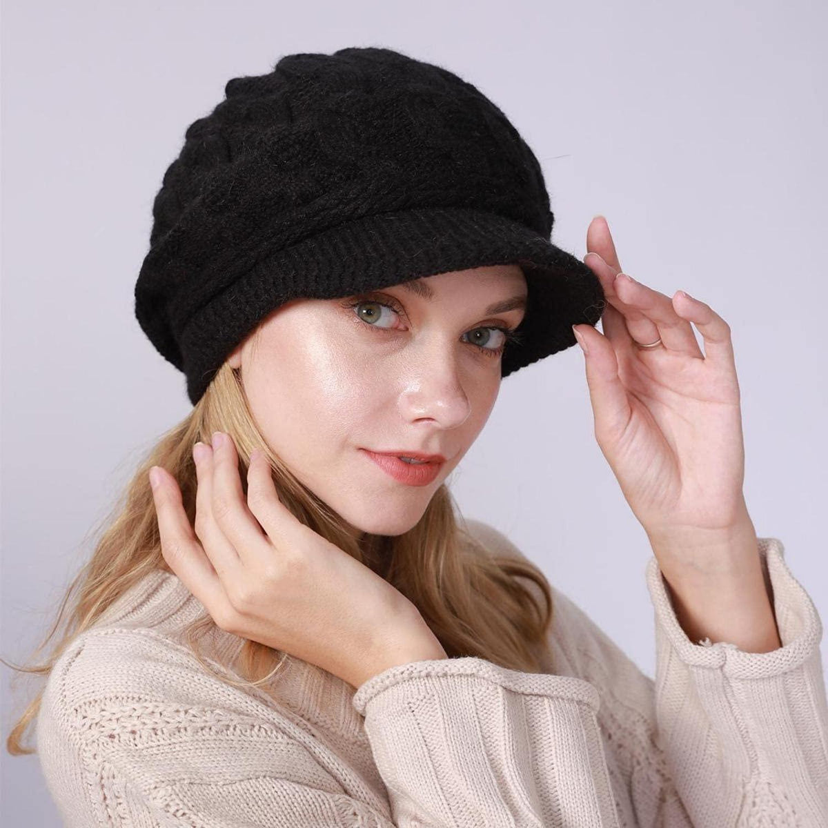Damen Wintermütze mit Visier, gefüttert, Zopfstrick