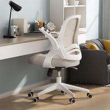 Ergonomischer Hbada Bürostuhl mit hochklappbaren Armlehnen