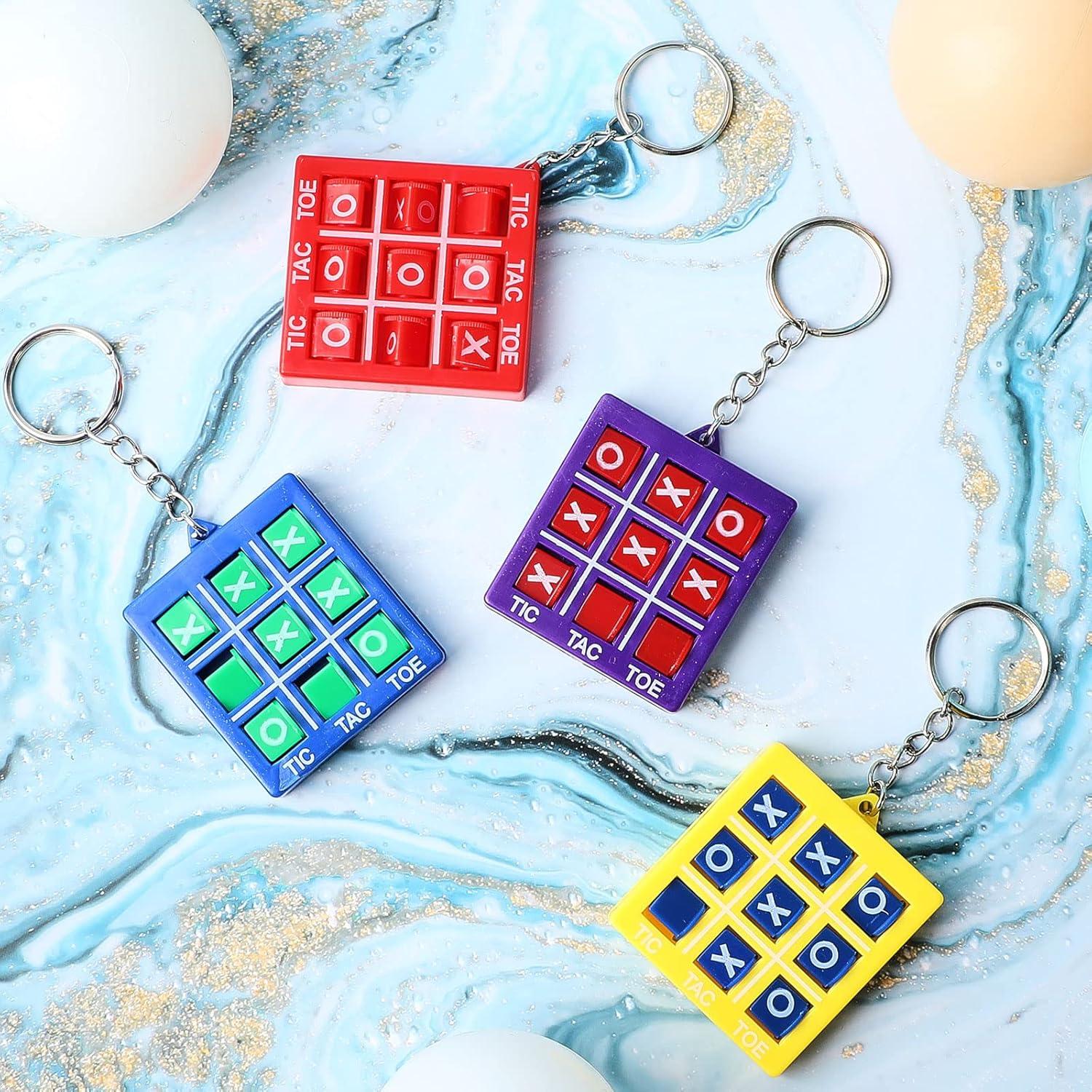 16 Stück Tic Tac Toe Schlüsselanhänger Kunststoff Rucksack Schlüsselring - Unterschiedliche Farben