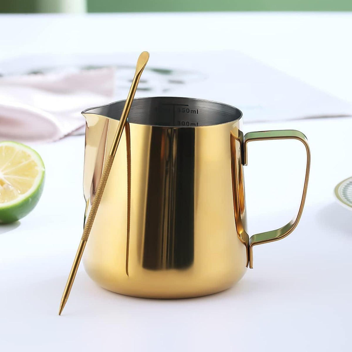 Milchschaumkrug Gold 350ml mit Latte Art Stift