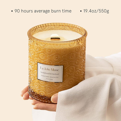 La Jolíe Muse Sandelholz Patchouli Duftkerze 550g Holzdocht