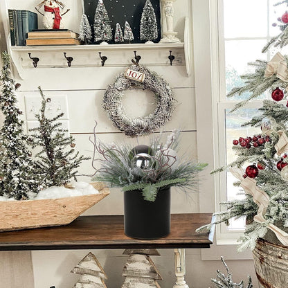 Kunstpflanze Weihnachtsdeko mit Tannenzweig und Beeren in Keramiktopf