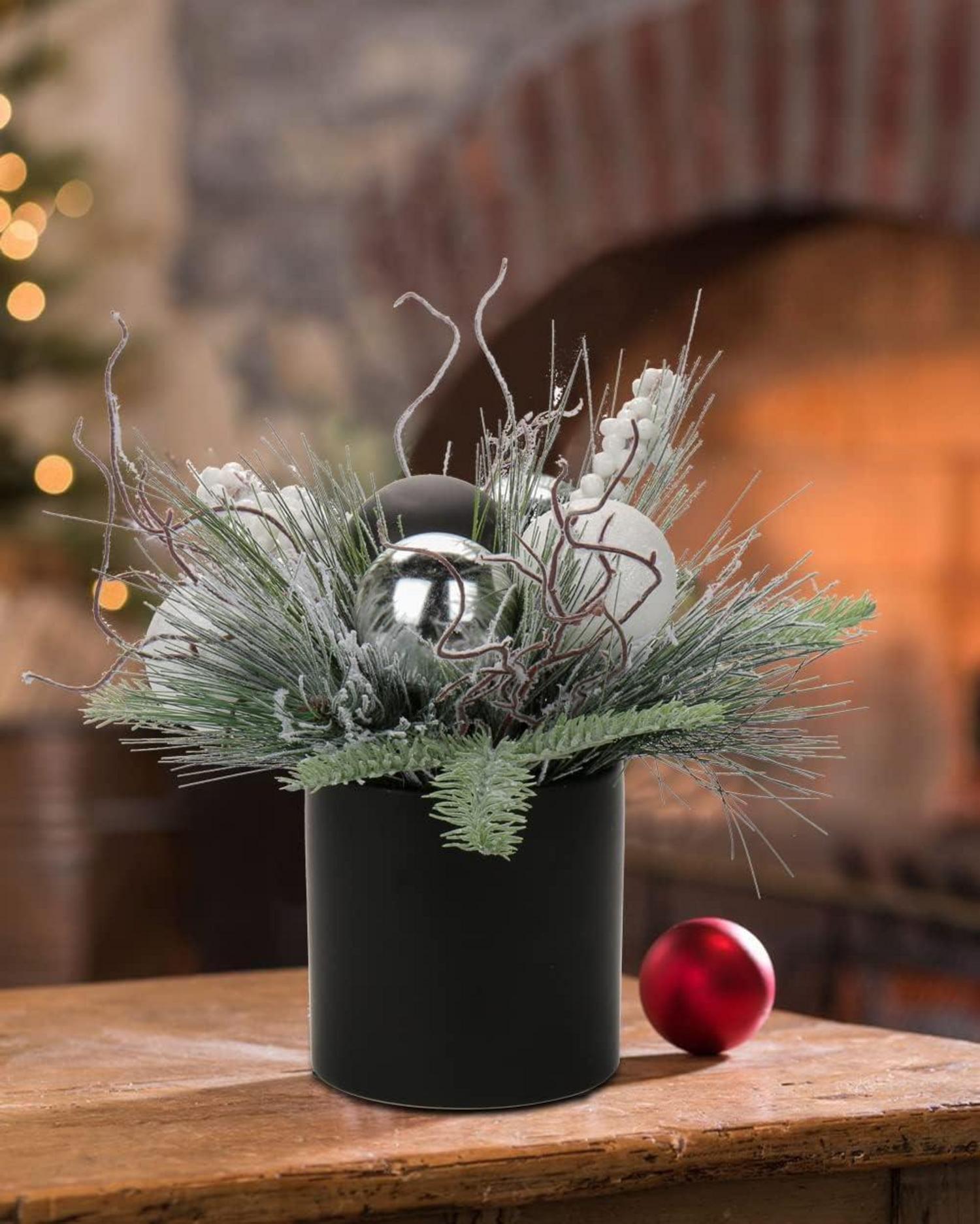 Kunstpflanze Weihnachtsdeko Keramiktopf Tannenzweig Kugeln Berries