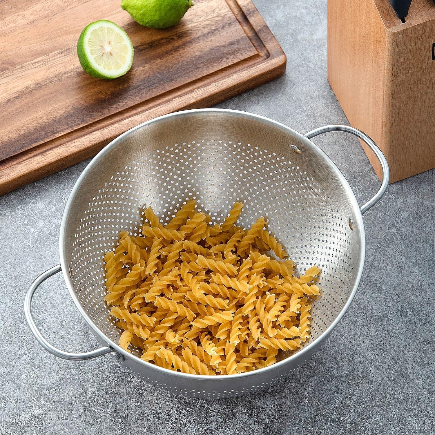 Seiher Edelstahl 24cm Nudelsieb mit Griffen und Standfüßen