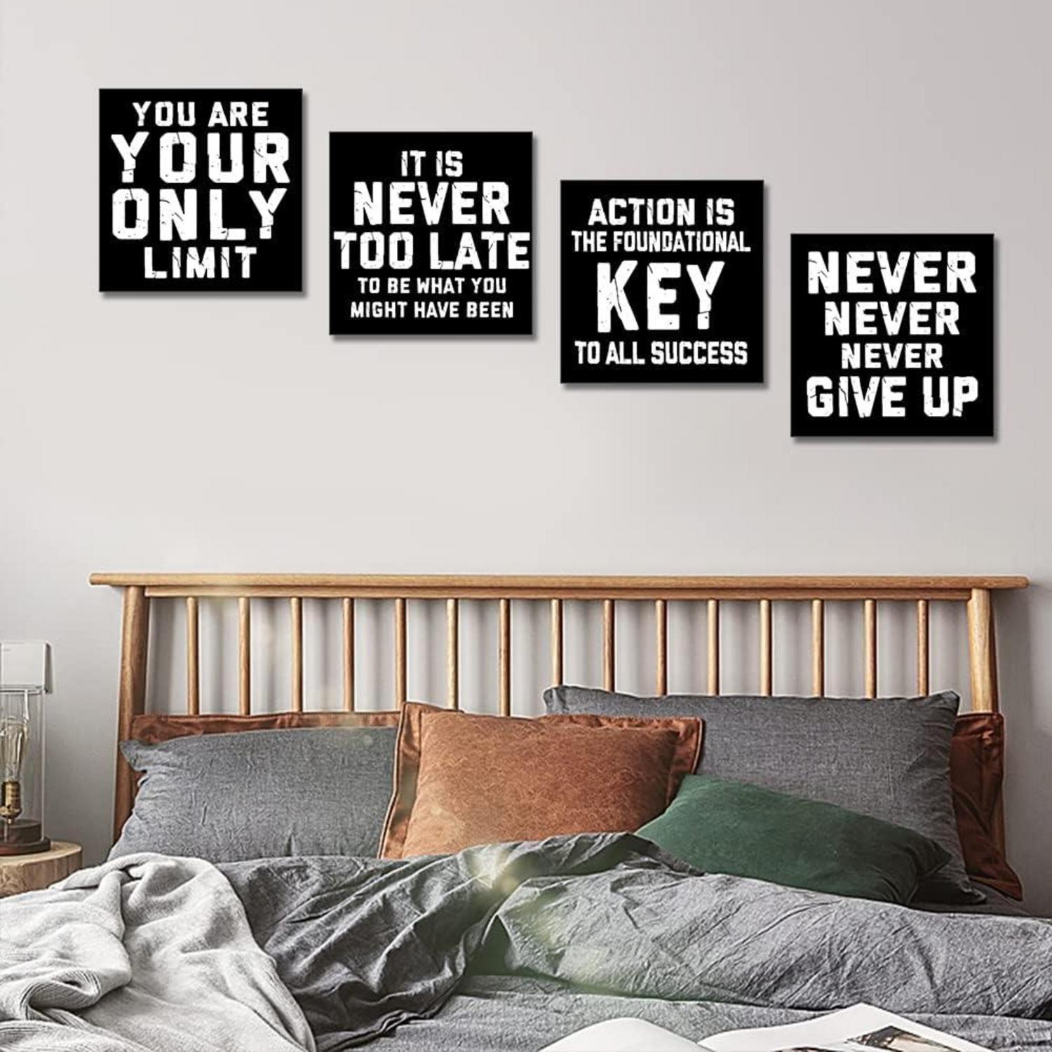 Moderne 4-teilige Leinwandbilder mit inspirierenden Zitaten in Schwarz