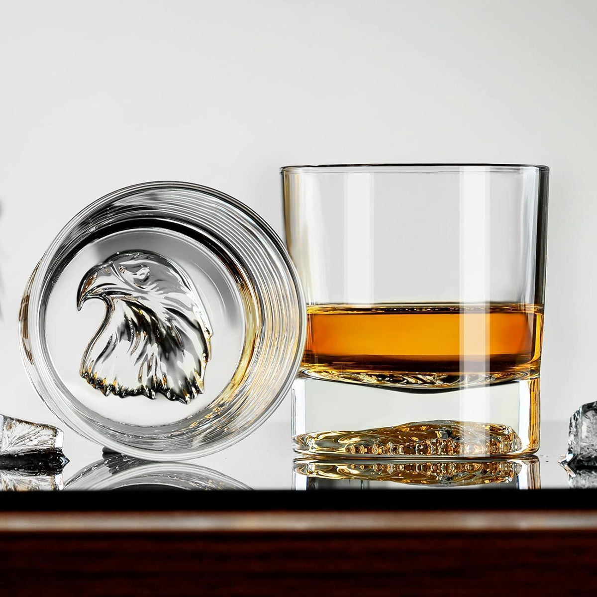 Whiskygläser 2er Set mit Adler-Boden, bleifreies Kristallglas
