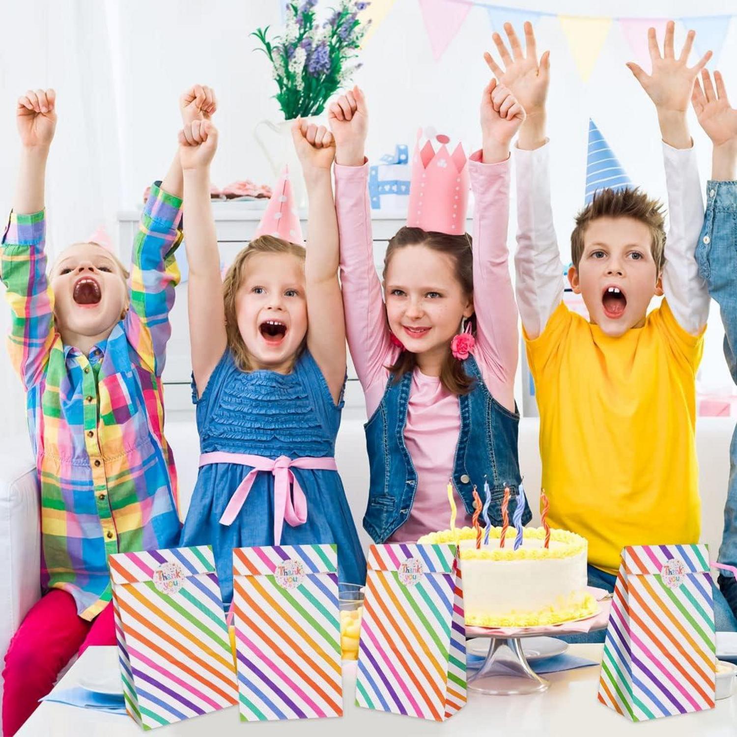 18x Papiertüten Geschenktüten mit Aufkleber 24x13x8 cm Mädchen Geburtstag