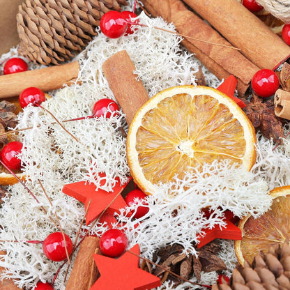 YUNSTK Weihnachtskranz Deko Set 107 Stück Tannenzapfen Zimtstangen OrangenscheibenadioButton Sternanis Juteschnur Moos