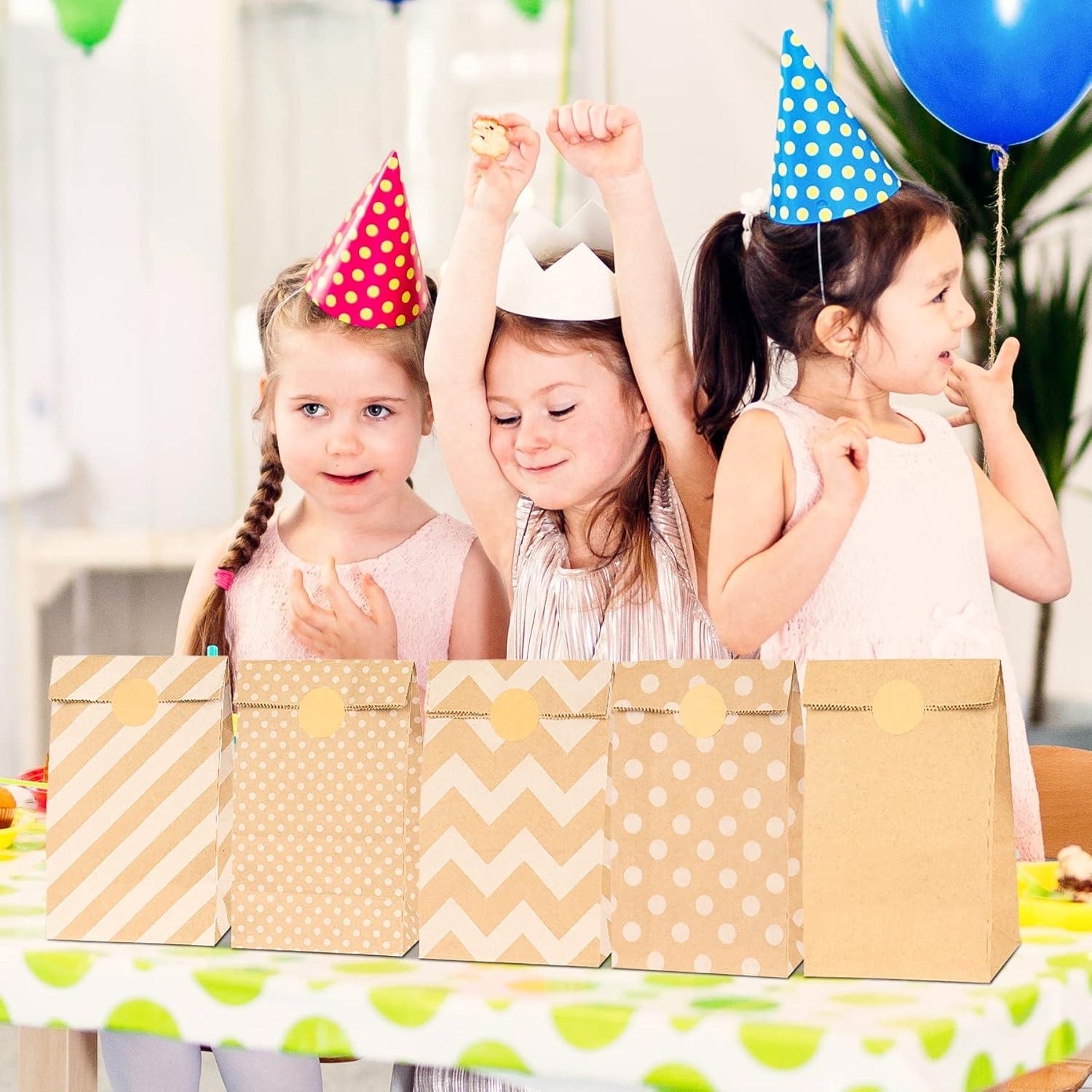Kraftpapiertüten Braun 20 Stück Geschenktüten mit Aufkleber Weihnachtsgeschenke