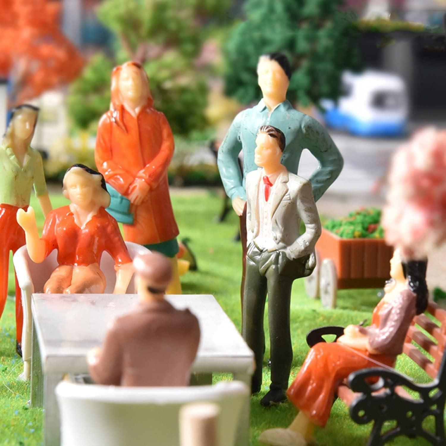 60 Mini Modelleisenbahn Figuren Bemalt Sitzend Stehend verschiedene Posen 1:87