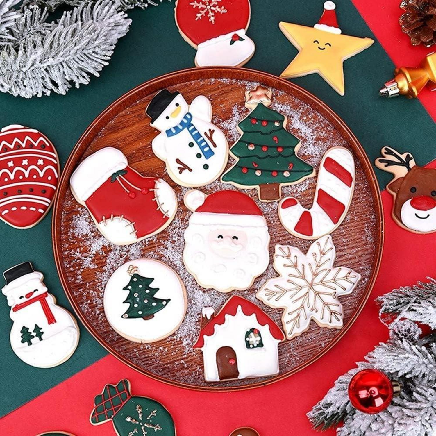 Ausstechformen-Set 9-teilig Edelstahl Weihnachten Weihnachtsmann Schneemann Elch