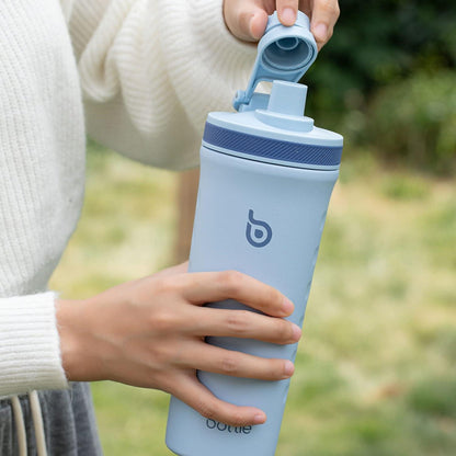 Isolierte Edelstahl Shaker Trinkflasche 26oz mit Mischkugel und