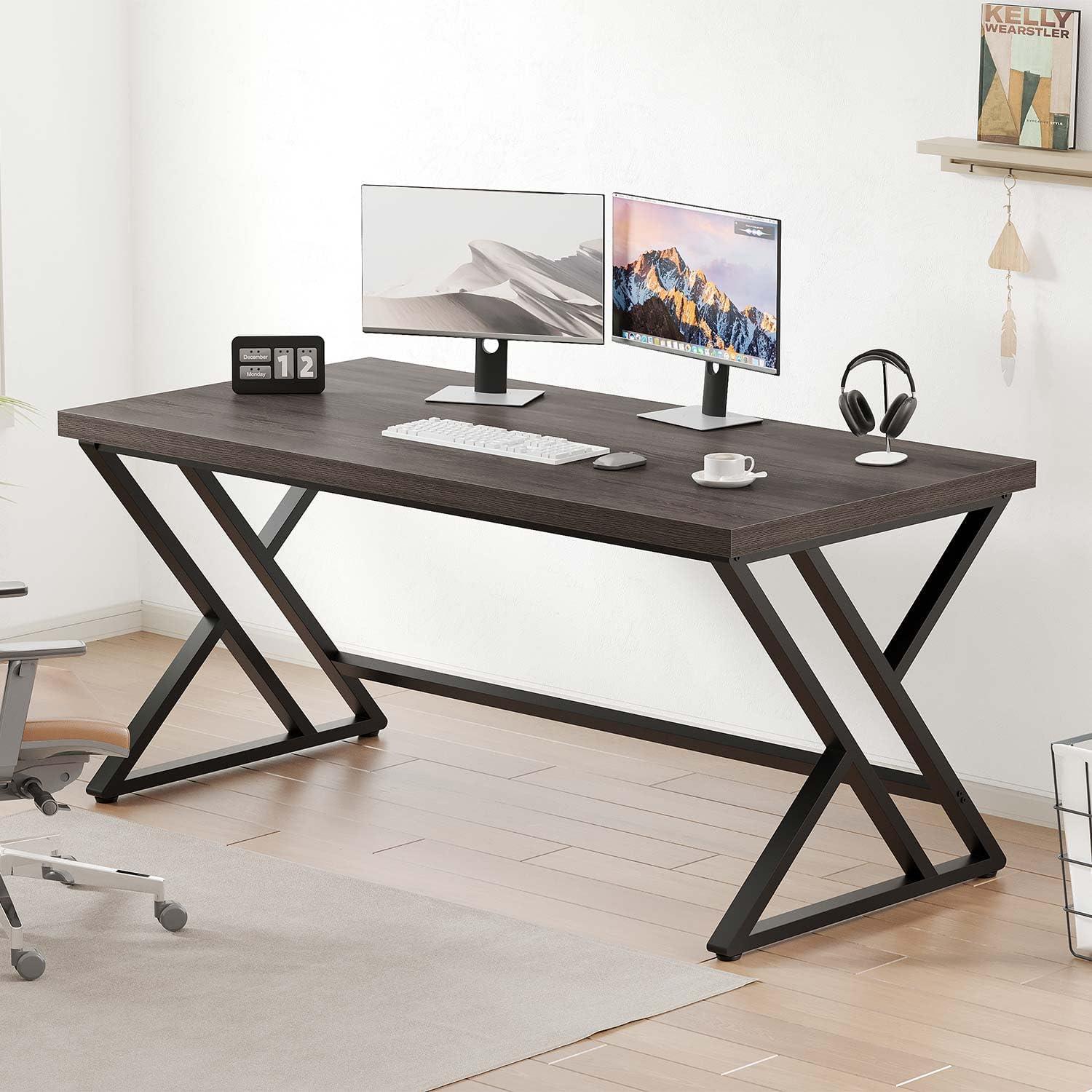 Industrieller Holzarbeitstisch modernes Design flexibler Beinraum