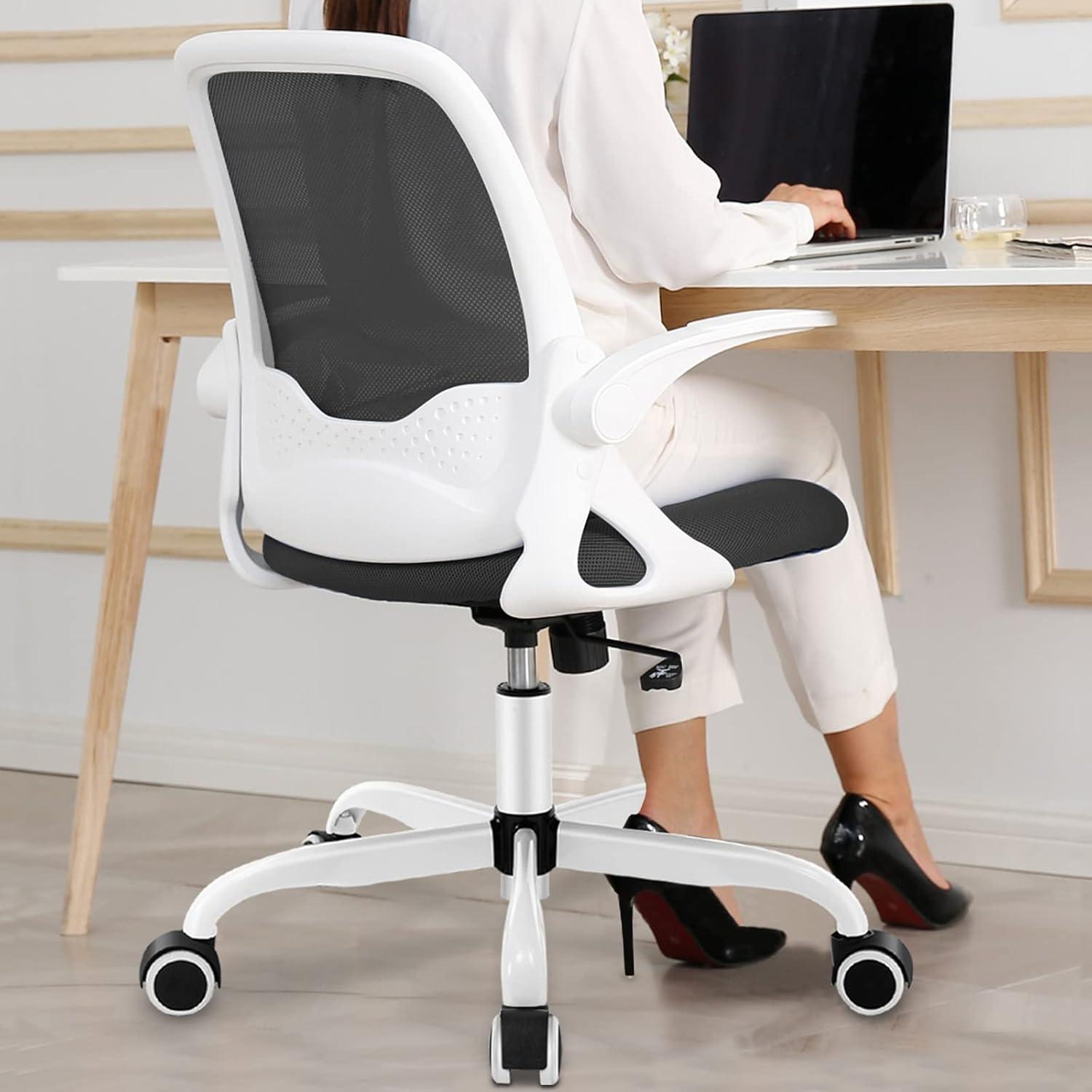 Ergonomischer Mesh Bürostuhl mit klappbaren Armlehnen
