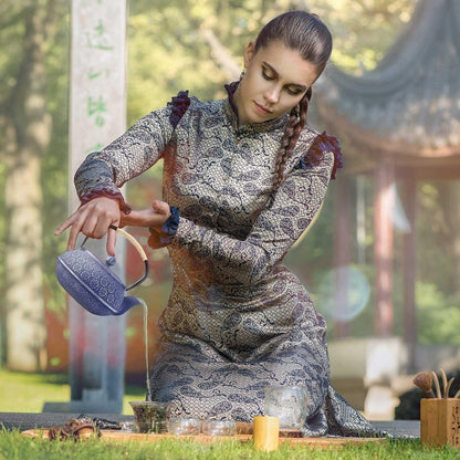 Teekanne aus Gusseisen mit