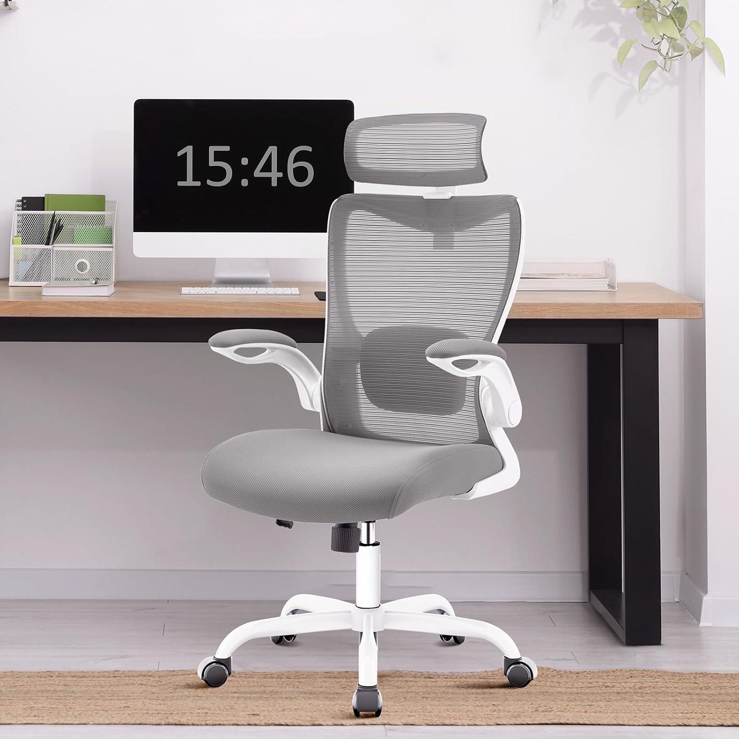 Ergonomischer Bürostuhl mit Klapparmlehnen und