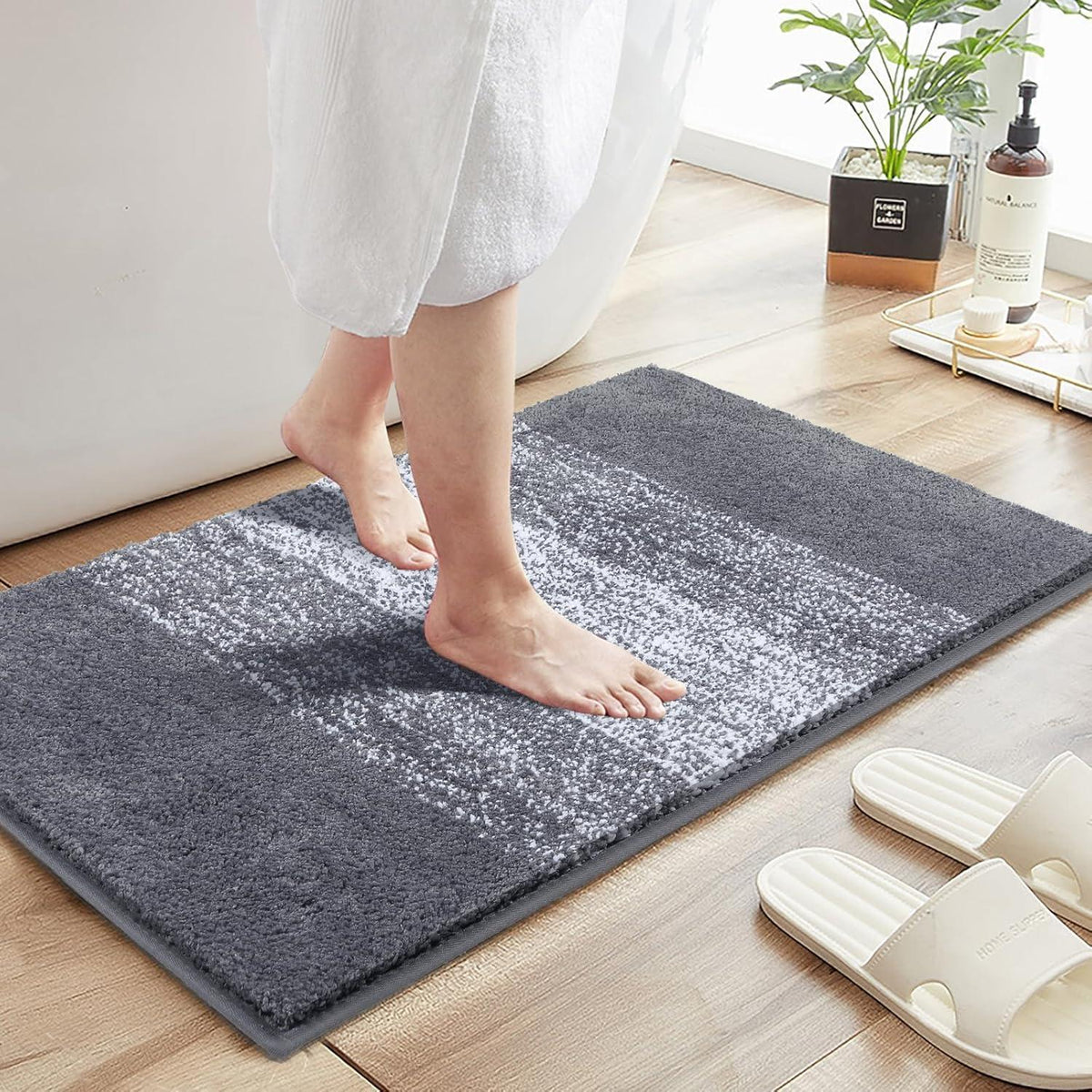 Weiche Mikrofaser Badematte Grau – Rutschfest & Saugfähig 50x80cm