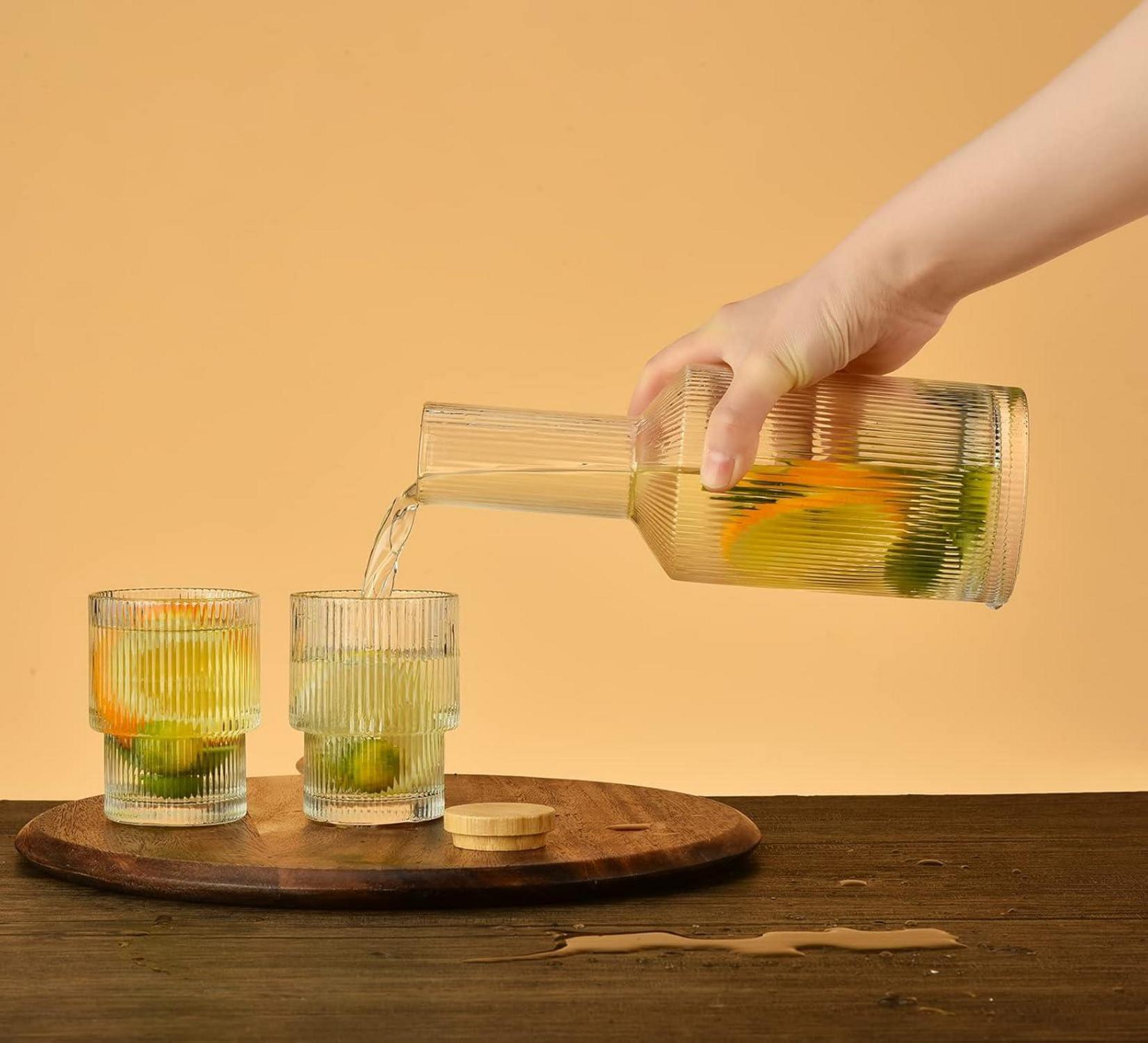 Glas-Nachttisch-Wasserkaraffe mit Deckel und Glaskaraffe Set, Vintage