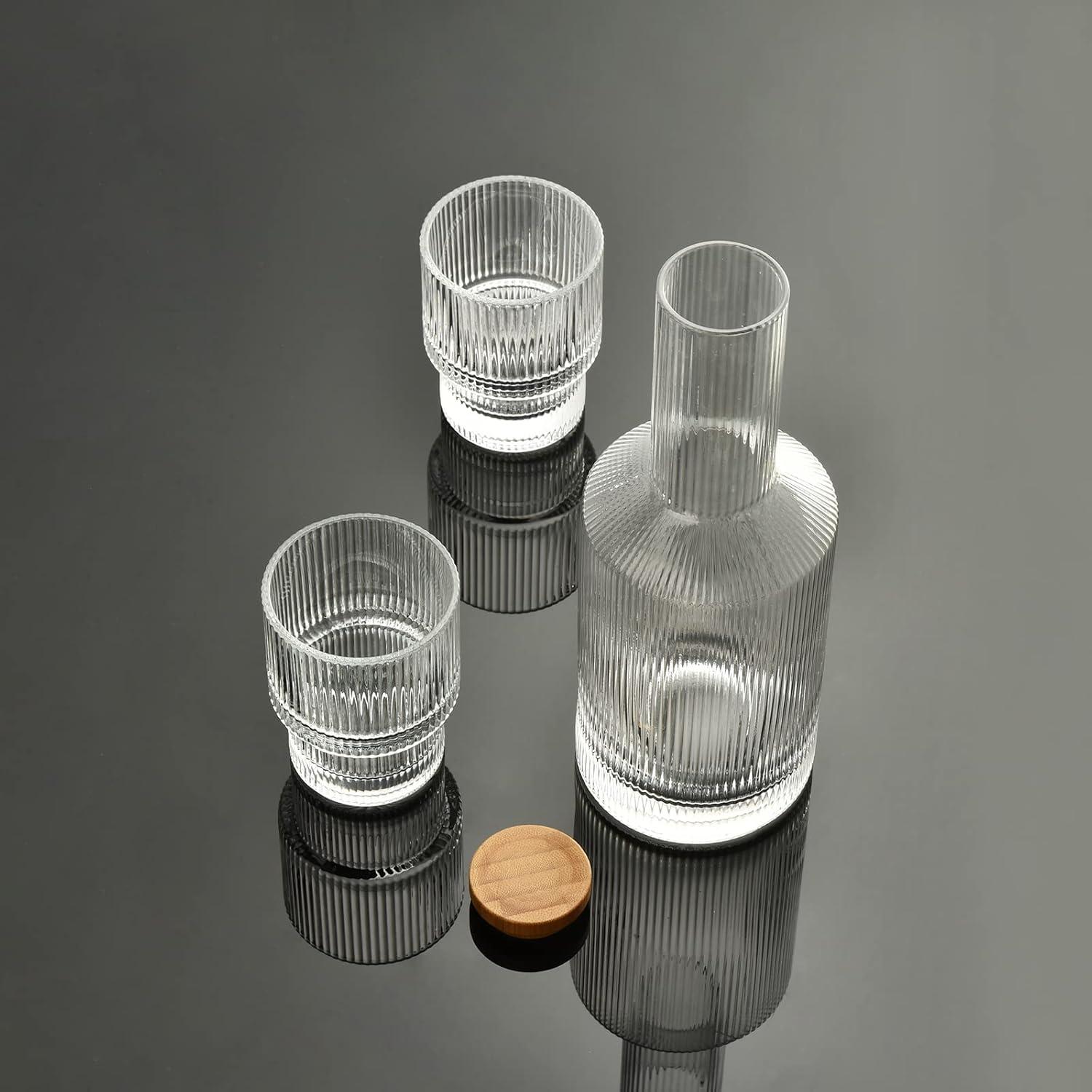 ALINK 765ml Glas-Nachttisch-Wasserkaraffe Set mit Deckel - Vintage-Design