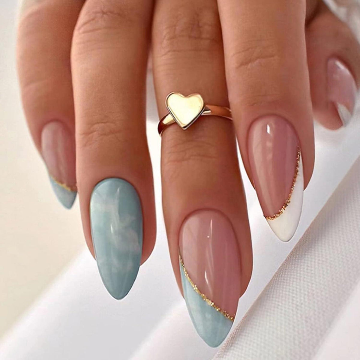 24 Stk. Glitzer Schwarz Babyblau Stiletto Nägel Kurz Mandel Form