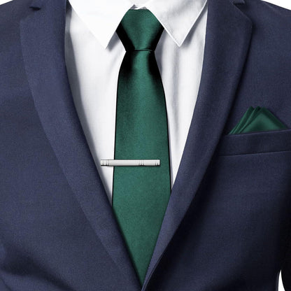 Grünes Krawatten Set mit Einstecktuch und Krawattenklammer