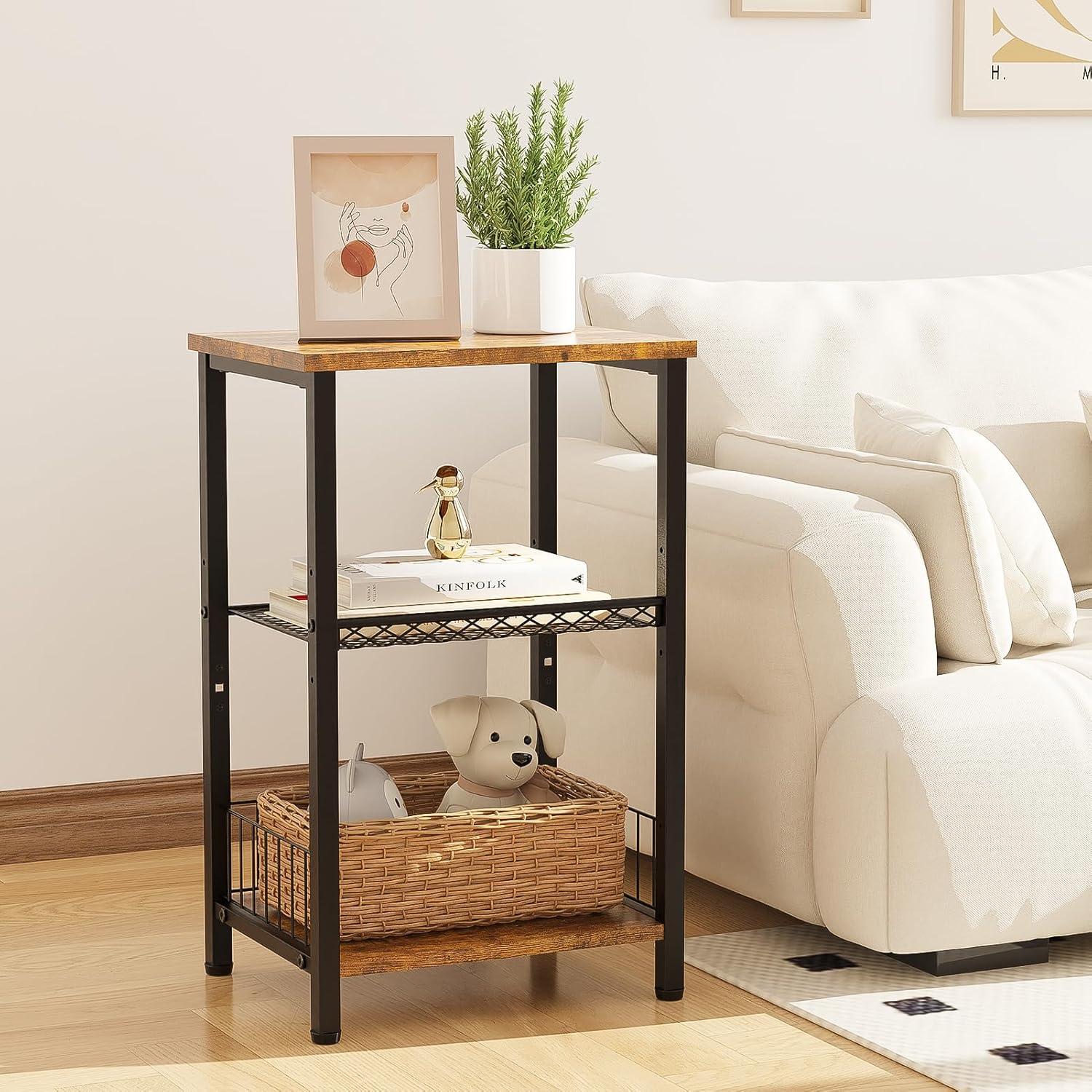 Schwarzer Vintage-Balkontisch mit Metallrahmen und Holzplatten